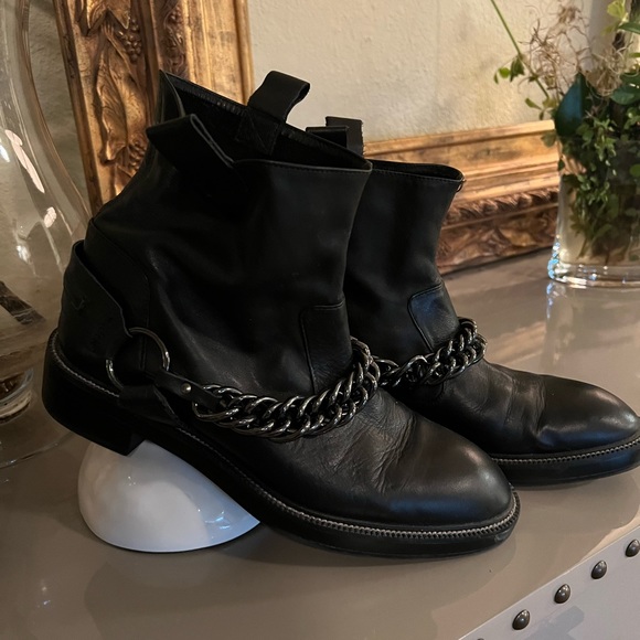 Size 9 Zara women’s LEATHER 🥾 - Picture 4 of 15